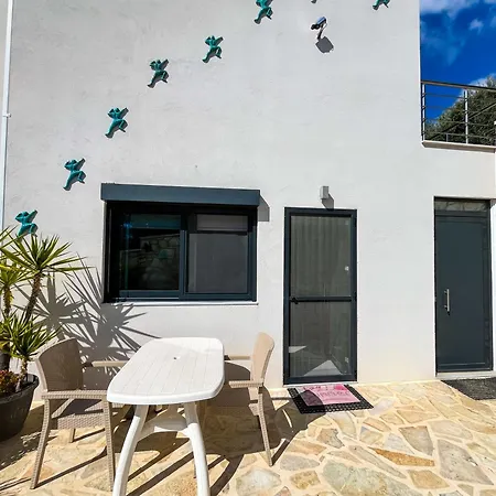 Apartment Studio's Simera